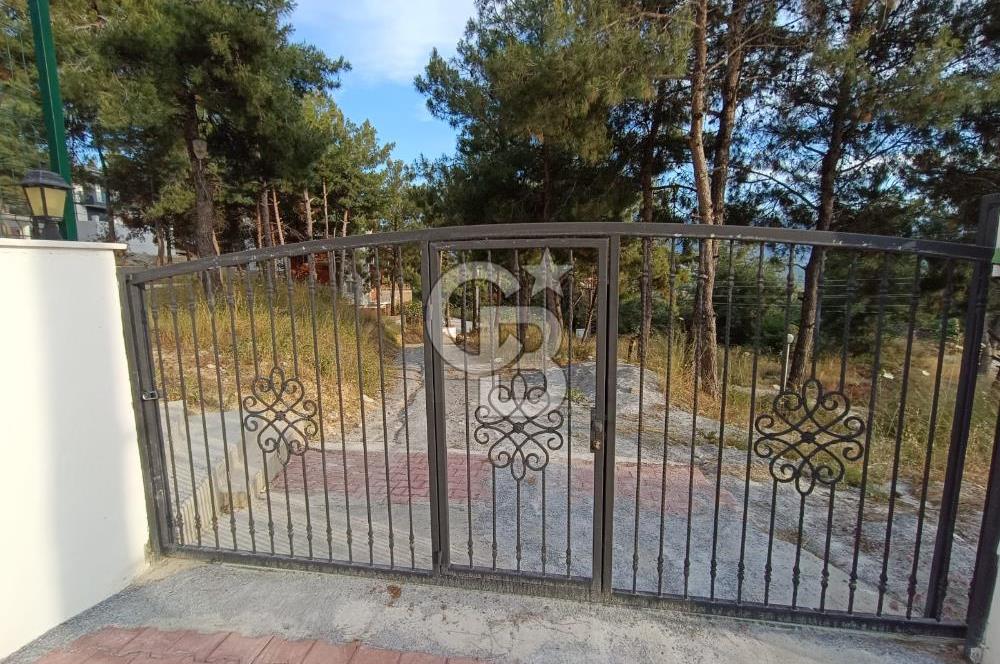 Kuşadası soğucakta 800 m2 arsa içerisinde 5+2 satılık havuzlu villa