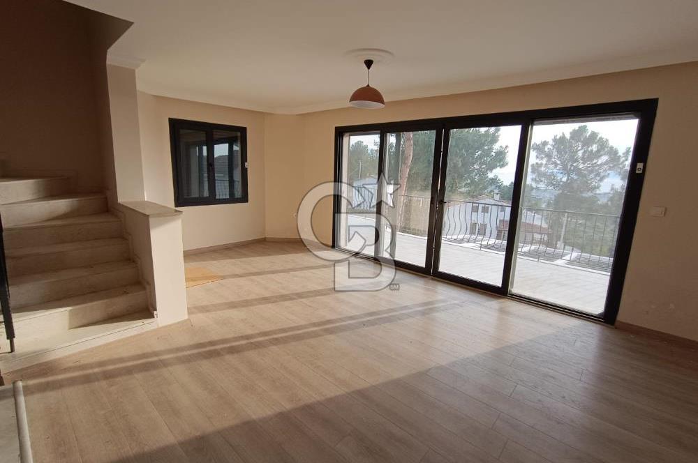 Kuşadası soğucakta 800 m2 arsa içerisinde 5+2 satılık havuzlu villa