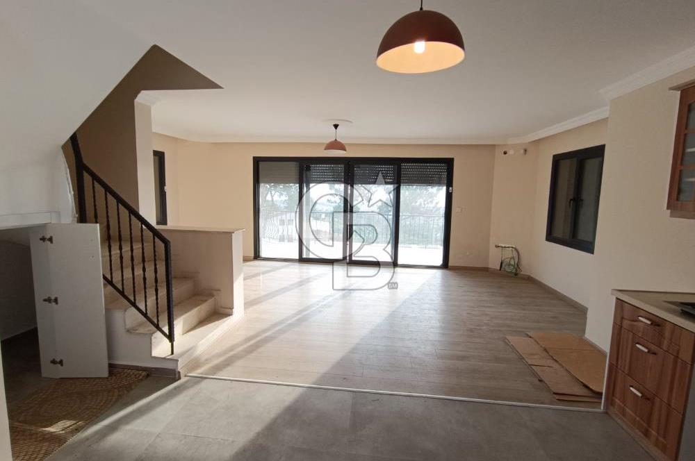 Kuşadası soğucakta 800 m2 arsa içerisinde 5+2 satılık havuzlu villa