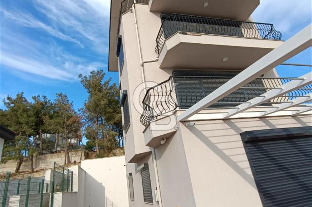 Kuşadası soğucakta 800 m2 arsa içerisinde 5+2 satılık havuzlu villa