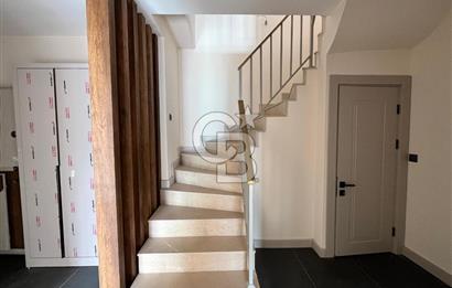 Menemen İstiklal Mahallesi Satılık 5+2 teraslı dubleks daire