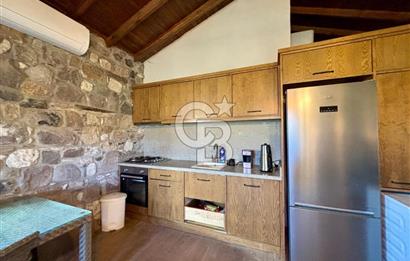 ALAÇATI'DA 20.204 M2 TARLA İÇERİSİNDE ORJİNAL TAŞ 3+1 ÇİFTLİK