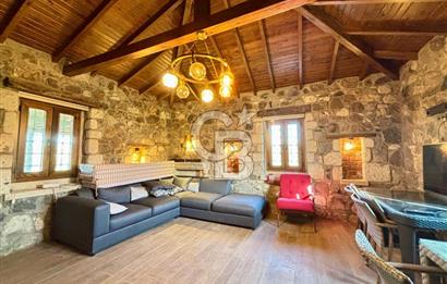 ALAÇATI'DA 20.204 M2 TARLA İÇERİSİNDE ORJİNAL TAŞ 3+1 ÇİFTLİK