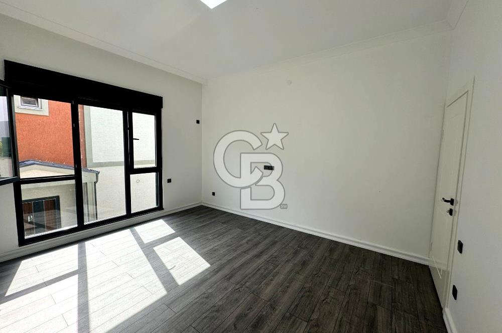 BAŞİSKELE DAMLAR'DA HAVUZLU MÜSTAKİL 4+1 MANZARALI SATILIK VİLLA