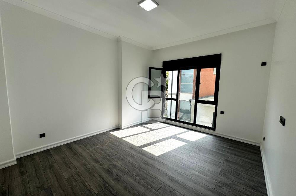 BAŞİSKELE DAMLAR'DA HAVUZLU MÜSTAKİL 4+1 MANZARALI SATILIK VİLLA