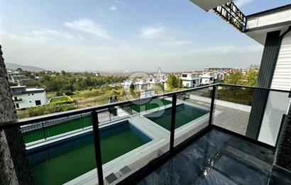 BAŞİSKELE DAMLAR'DA HAVUZLU MÜSTAKİL 4+1 MANZARALI SATILIK VİLLA