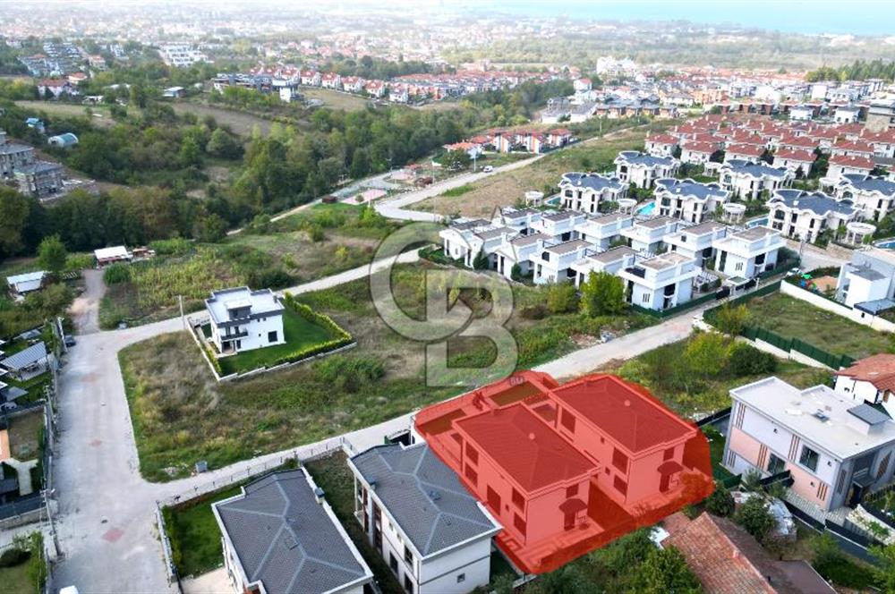 BAŞİSKELE DAMLAR'DA HAVUZLU MÜSTAKİL 4+1 MANZARALI SATILIK VİLLA