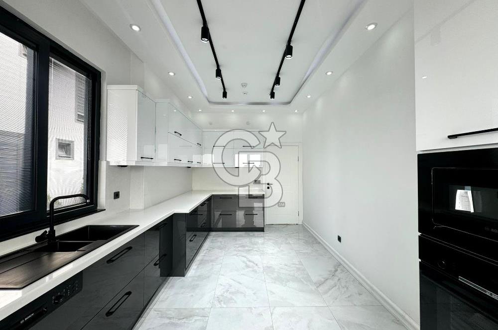 BAŞİSKELE DAMLAR'DA HAVUZLU MÜSTAKİL 4+1 MANZARALI SATILIK VİLLA