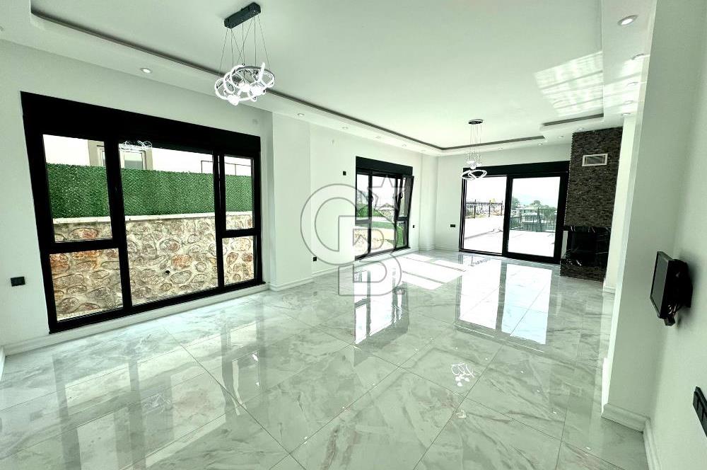 BAŞİSKELE DAMLAR'DA HAVUZLU MÜSTAKİL 4+1 MANZARALI SATILIK VİLLA