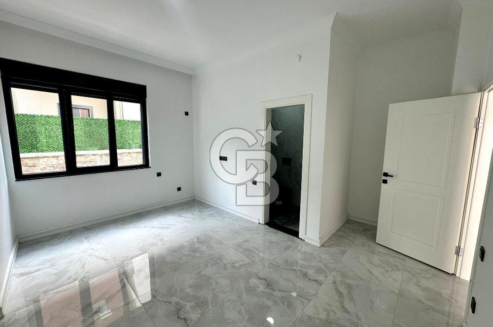 BAŞİSKELE DAMLAR'DA HAVUZLU MÜSTAKİL 4+1 MANZARALI SATILIK VİLLA