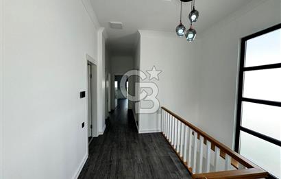 BAŞİSKELE DAMLAR'DA HAVUZLU MÜSTAKİL 4+1 MANZARALI SATILIK VİLLA