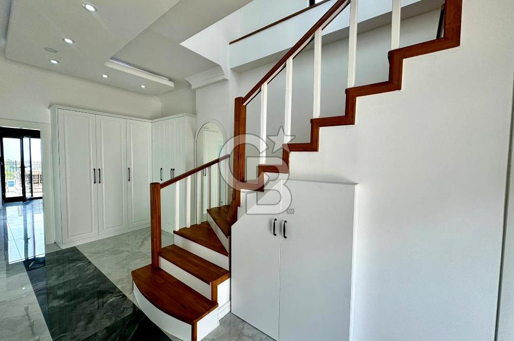 BAŞİSKELE DAMLAR'DA HAVUZLU MÜSTAKİL 4+1 MANZARALI SATILIK VİLLA