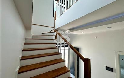 BAŞİSKELE DAMLAR'DA HAVUZLU MÜSTAKİL 4+1 MANZARALI SATILIK VİLLA