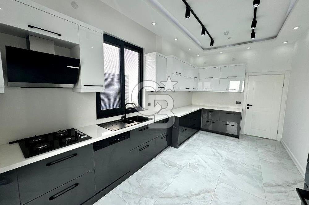 BAŞİSKELE DAMLAR'DA HAVUZLU MÜSTAKİL 4+1 MANZARALI SATILIK VİLLA