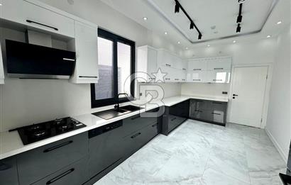 BAŞİSKELE DAMLAR'DA HAVUZLU MÜSTAKİL 4+1 MANZARALI SATILIK VİLLA