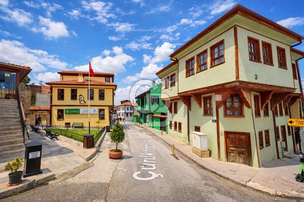  ESKİŞEHİR ODUNPAZARI'N DA SATILIK BAHÇELİ MÜSTAKİL EV!