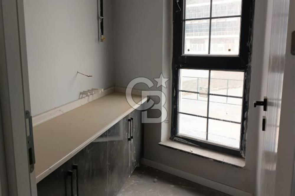 CB CITY'DEN SAZOVA ATATÜRK STADYUM'U KARŞISI KİRALIK KOMPLE BİNA