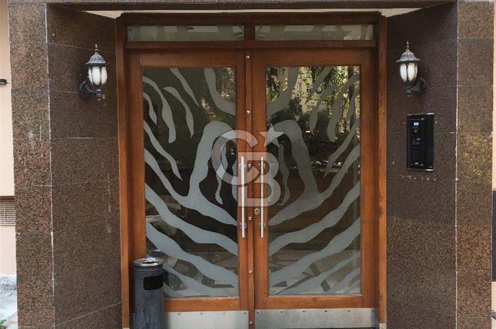 BOSTANCI'DA HAVUZLU GÜVENLİKLİ BALKONLU 3+1 SİTE DAİRESİ