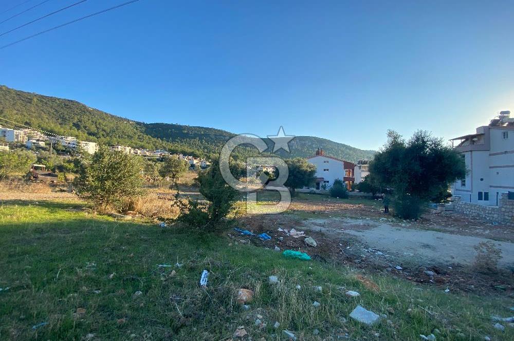 Akbükte Merkezi Konumda Tam Müstakil Villa Arsası!