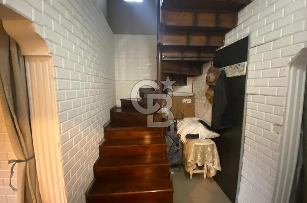 KÜÇÜKKUYU MIHLIDA DENİZ MANZARALI 5+1 VİLLA