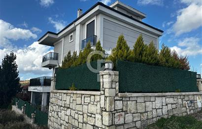 SIĞACIK GİRLEN'DE SEÇKİN KONUMDA 5+1 LÜKS VİLLA