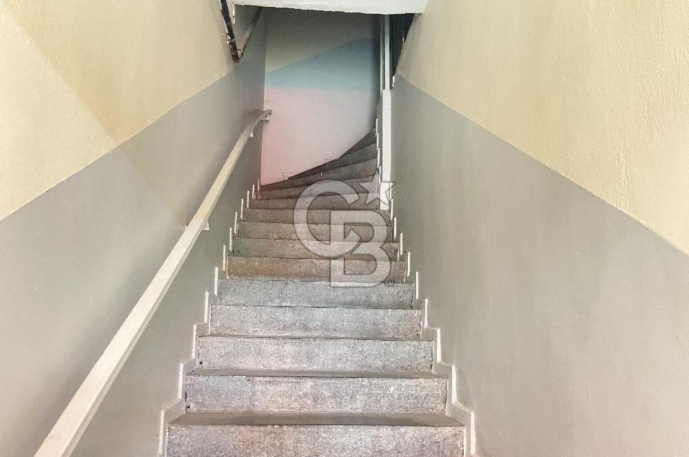 İZMİR KARŞIYAKA TUNA MAHALLESİ ARABACILAR SOKAK'TA SATILIK 2+1 DAİRE