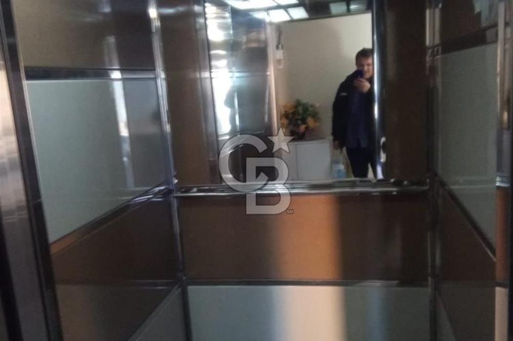 VELİBABADA AİLE YAŞAMINA UYGUN MERKEZİ GENİŞ VE FERAH 3+1