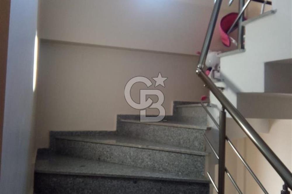 VELİBABADA AİLE YAŞAMINA UYGUN MERKEZİ GENİŞ VE FERAH 3+1