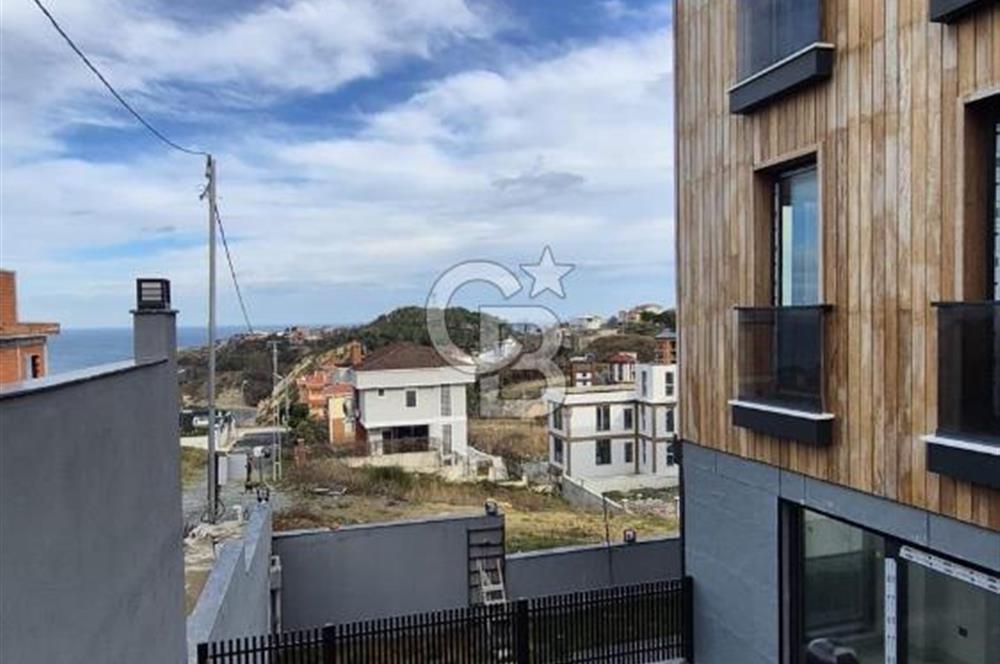 SATILIK ARNAVUTKÖY KARABURUN'DA DENİZ MANZARALI LÜX VİLLA