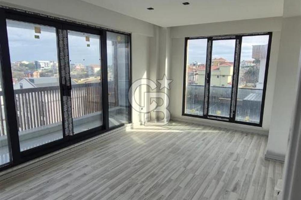 SATILIK ARNAVUTKÖY KARABURUN'DA DENİZ MANZARALI LÜX VİLLA