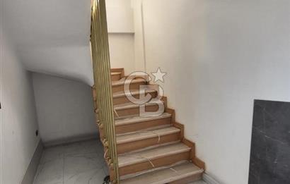 SATILIK ARNAVUTKÖY KARABURUN'DA DENİZ MANZARALI LÜX VİLLA