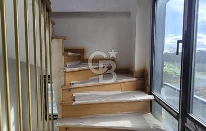 SATILIK ARNAVUTKÖY KARABURUN'DA DENİZ MANZARALI LÜX VİLLA