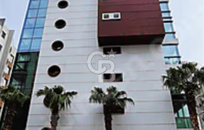 Bayraklı kahraman centrium'da kiralık manzaralı ferah ofis