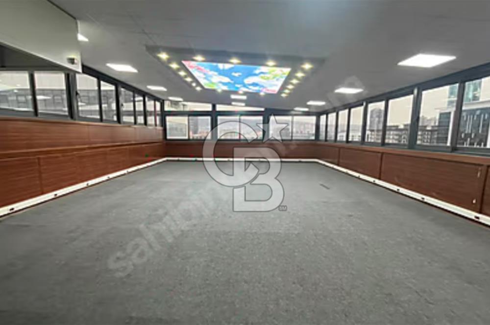 Bayraklı kahraman centrium'da kiralık manzaralı ferah ofis