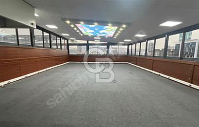 Bayraklı kahraman centrium'da kiralık manzaralı ferah ofis