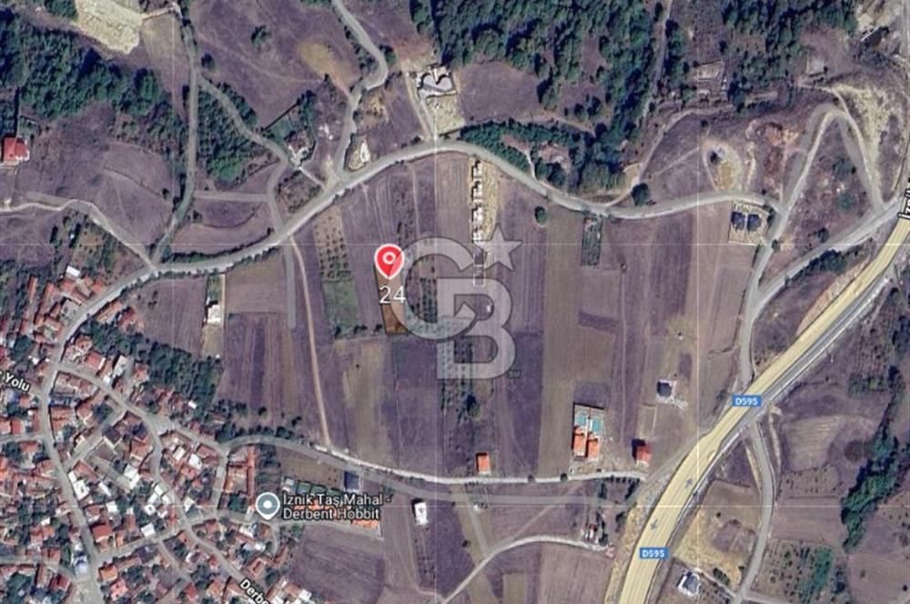 İZNİK DERBENT'TE GÖL MANZARALI YOLU OLAN SATILIK TARLA