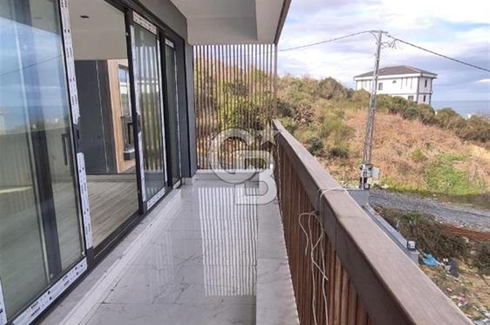 SATILIK ARNAVUTKÖY KARABURUN'DA DENİZ MANZARALI LÜX VİLLA