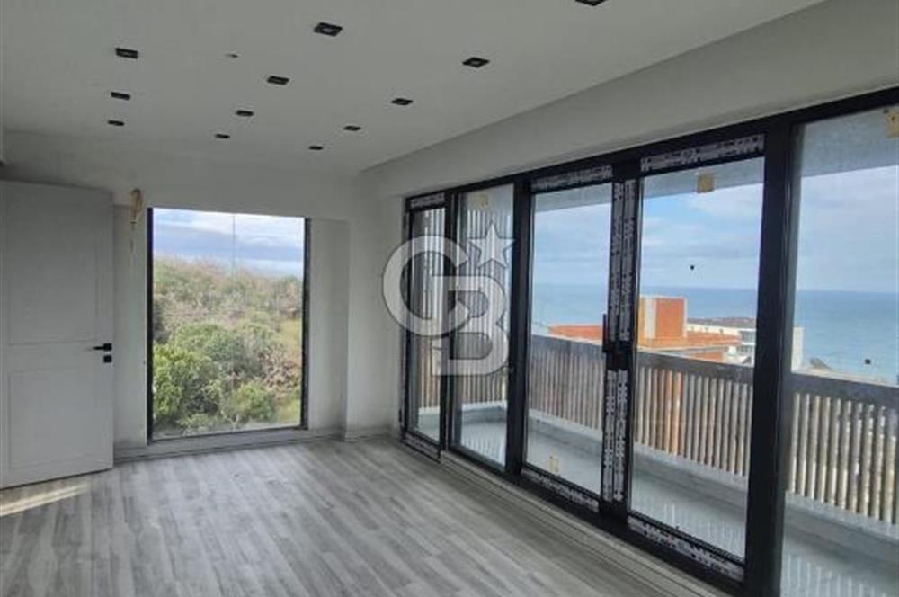 SATILIK ARNAVUTKÖY KARABURUN'DA DENİZ MANZARALI LÜX VİLLA