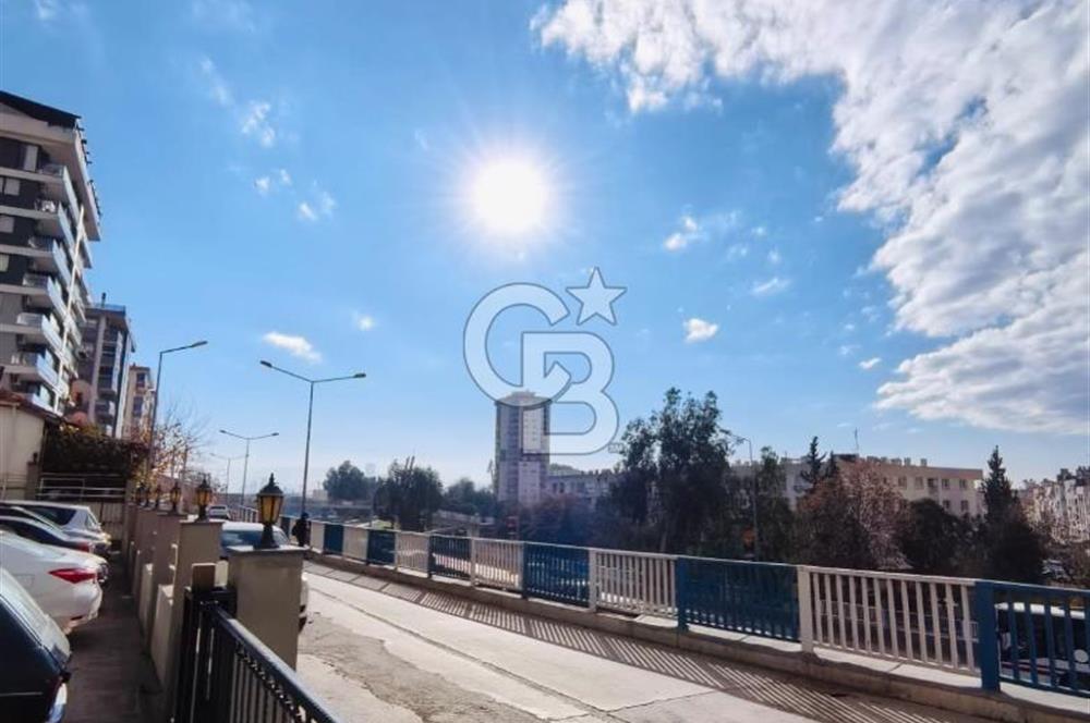 Bayraklı Emek’te Anadolu Caddesi Üzeri 3+1 | Krediye Uygun | Sahile 300 m