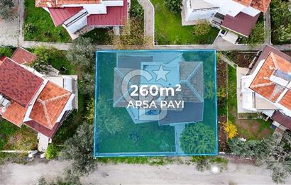 ÇANDARLIDA SİTE İÇERİSİNDE DENİZ MANZARALI EŞYALI SATILIK VİLLA