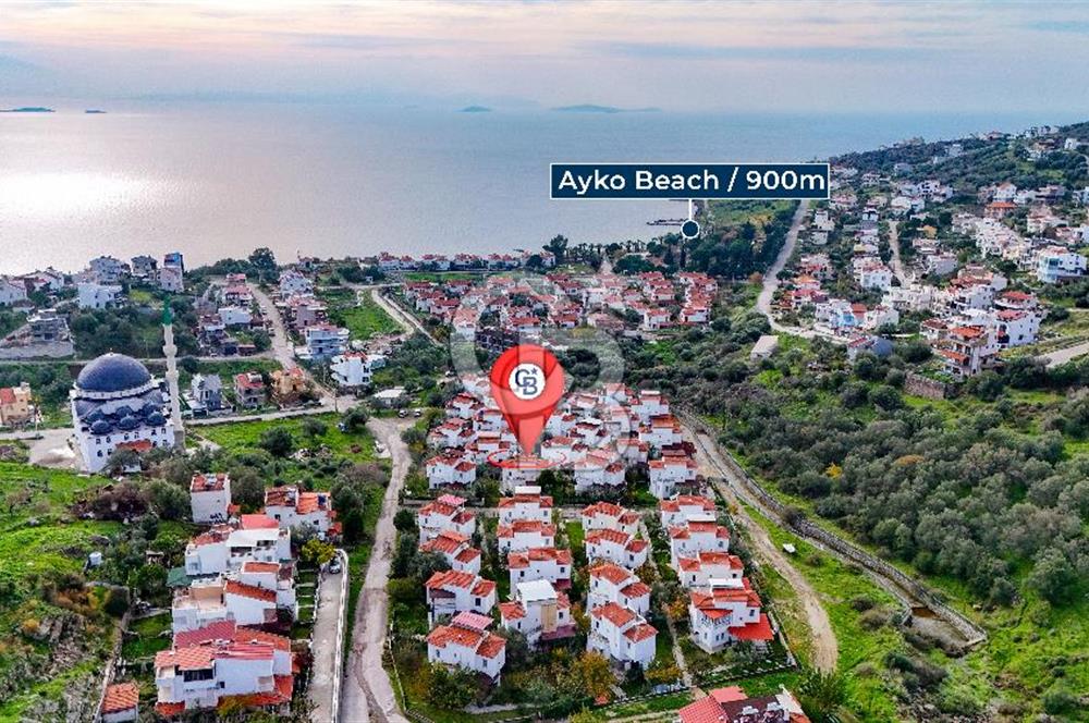 ÇANDARLIDA SİTE İÇERİSİNDE DENİZ MANZARALI EŞYALI SATILIK VİLLA