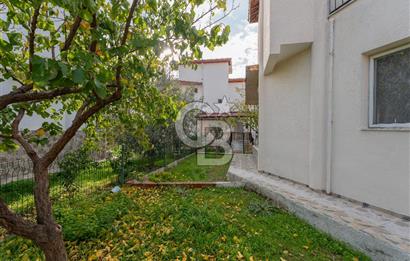 ÇANDARLIDA SİTE İÇERİSİNDE DENİZ MANZARALI EŞYALI SATILIK VİLLA