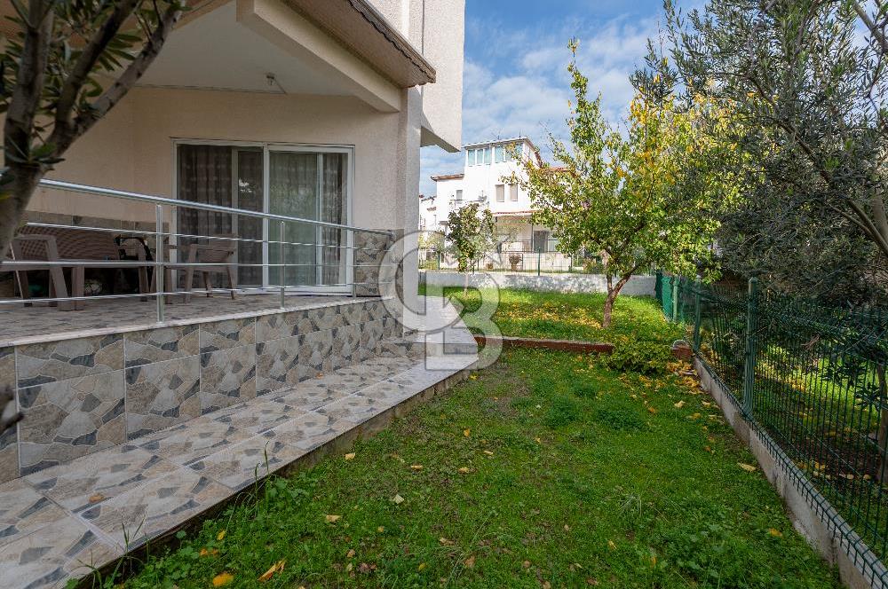 ÇANDARLIDA SİTE İÇERİSİNDE DENİZ MANZARALI EŞYALI SATILIK VİLLA