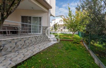 ÇANDARLIDA SİTE İÇERİSİNDE DENİZ MANZARALI EŞYALI SATILIK VİLLA