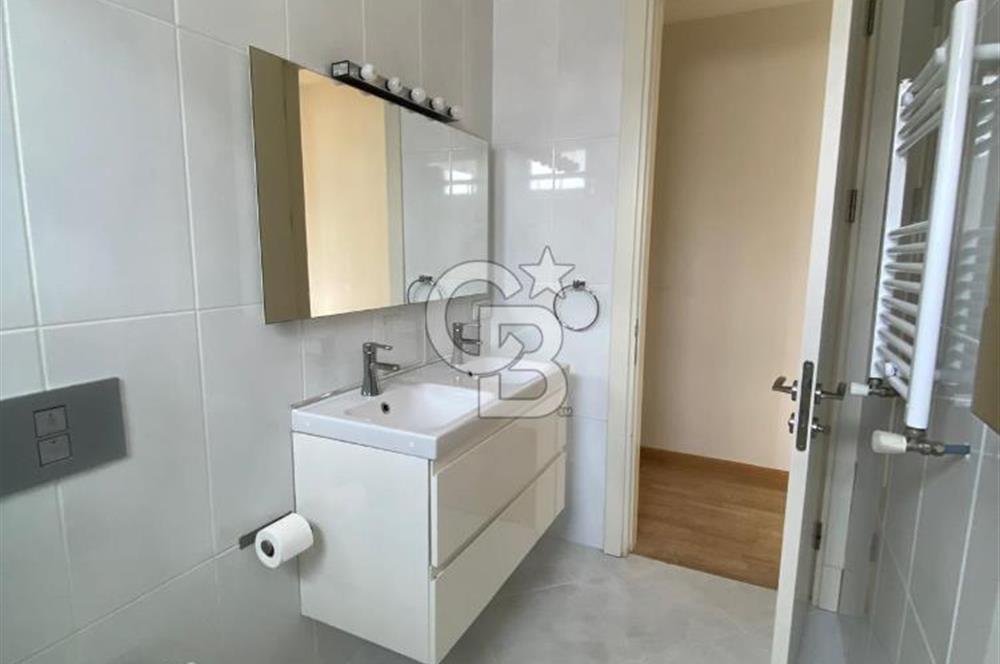 ERENKÖY DEĞERBİLİR SOKAK'TA GENİŞ FERAH KİRALIK 3+1