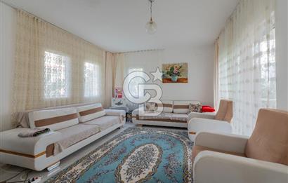 ÇANDARLIDA SİTE İÇERİSİNDE DENİZ MANZARALI EŞYALI SATILIK VİLLA