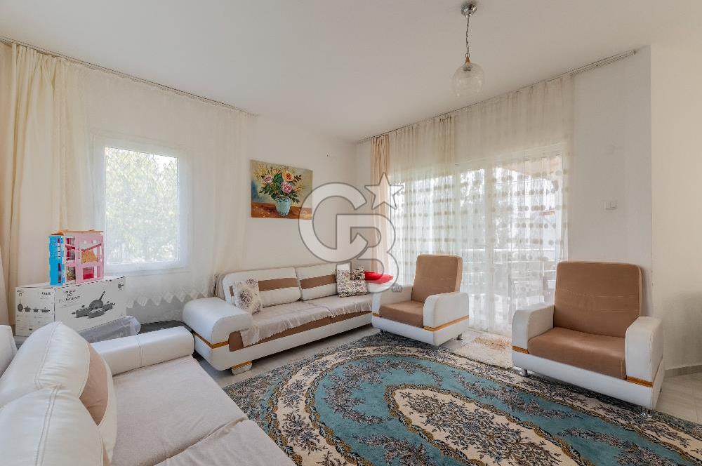 ÇANDARLIDA SİTE İÇERİSİNDE DENİZ MANZARALI EŞYALI SATILIK VİLLA