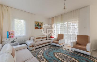 ÇANDARLIDA SİTE İÇERİSİNDE DENİZ MANZARALI EŞYALI SATILIK VİLLA