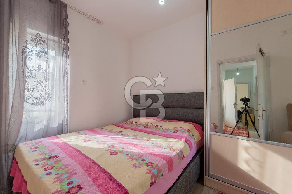 ÇANDARLIDA SİTE İÇERİSİNDE DENİZ MANZARALI EŞYALI SATILIK VİLLA