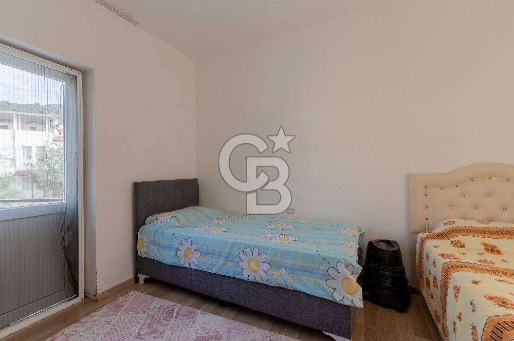 ÇANDARLIDA SİTE İÇERİSİNDE DENİZ MANZARALI EŞYALI SATILIK VİLLA